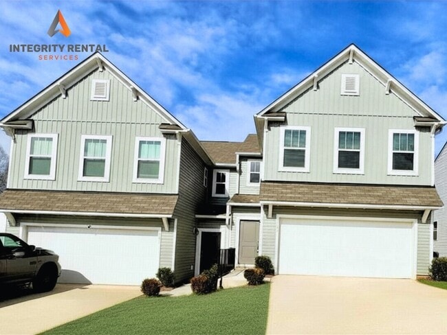 Building Photo - 3 br paired home with loft, minutes from I-77 I-40