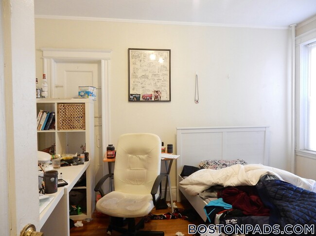 Building Photo - 58 Queensberry St