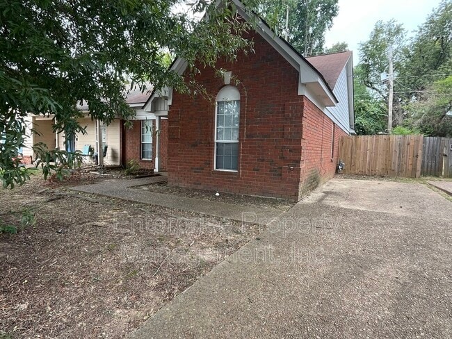 Building Photo - 3913 Oak Branch Cir E Rental