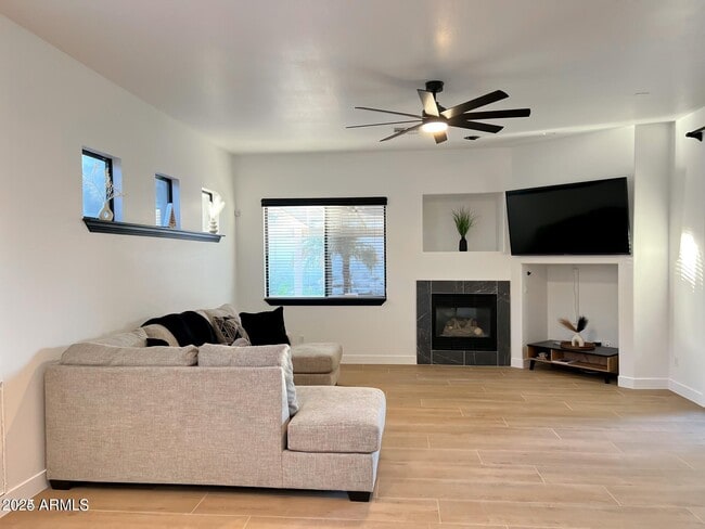Photo - 18663 W Sunrise Dr