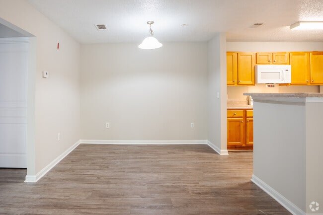 2BR, 2BA – 1,110SF - Dining Area