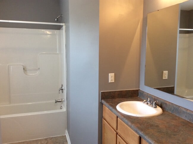 Photo - 4 BR home in Franklin, Indiana