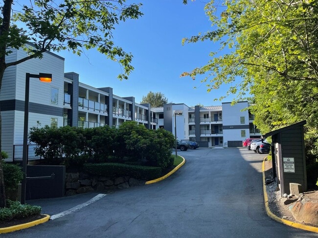 Building Photo - CLICK "REQUEST A TOUR" NOW!