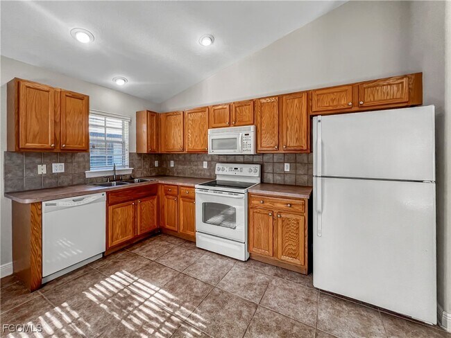 Building Photo - 13437 First St