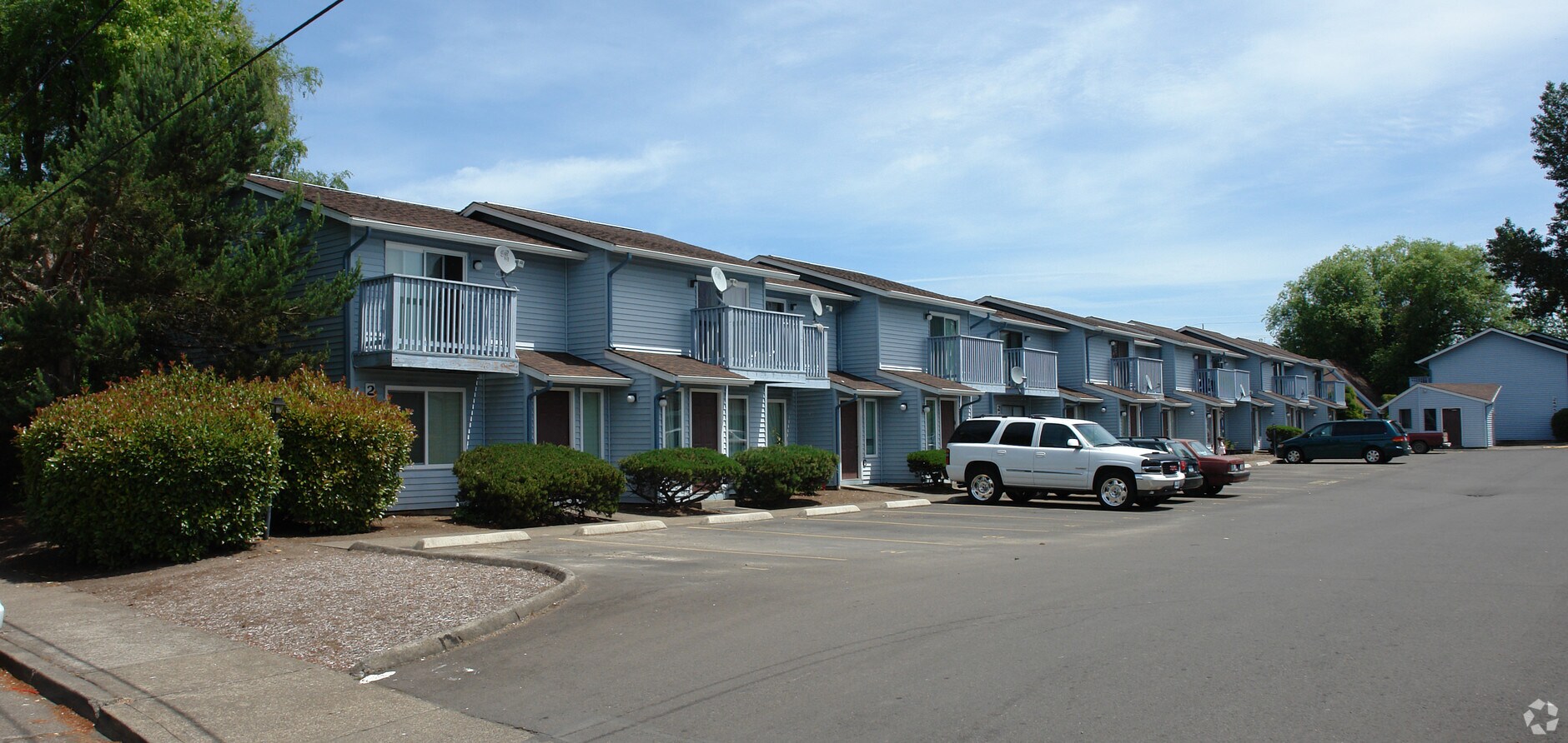 Cinnamon Park Apartments - Cinnamon Park Apartments