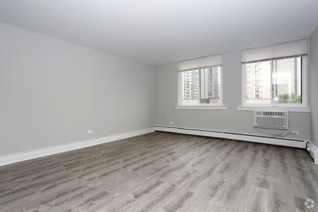 Studio - 5800 North Sheridan