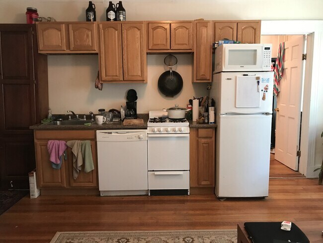 Building Photo - 1615 Commonwealth Ave Unit 12