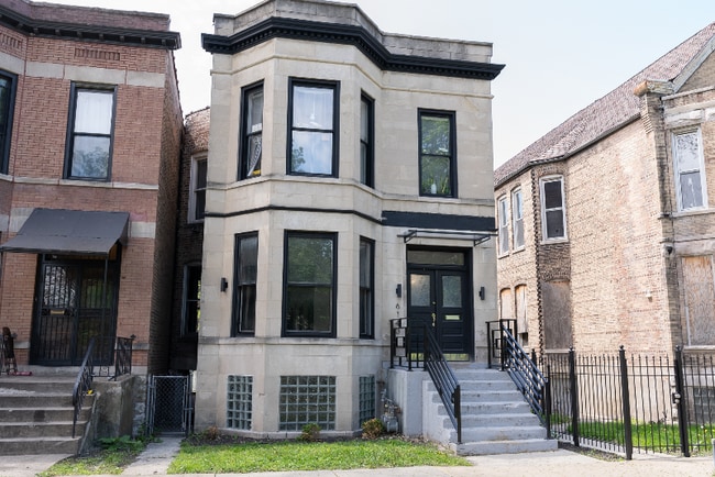 Photo - 6140 S Aberdeen St Apartment Unit 1