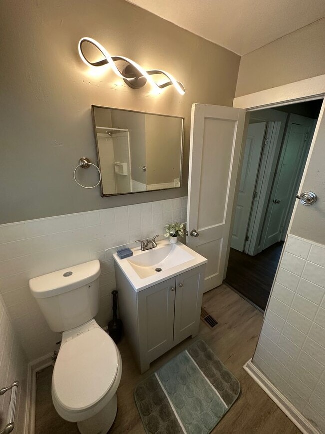 Photo - COMING SOON! 3 Bed House!!! Wooden floors!