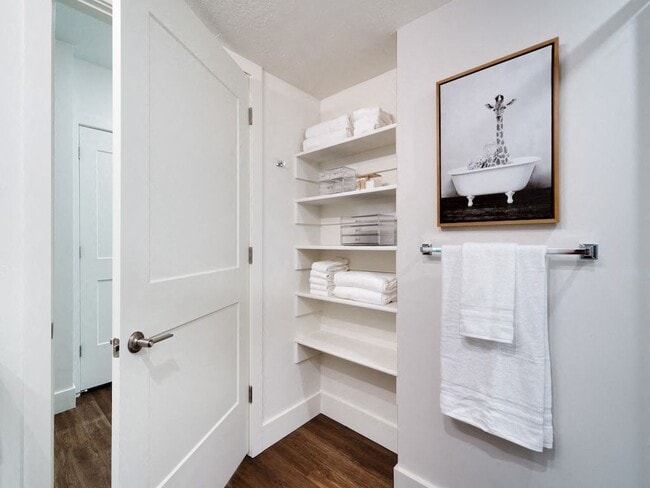 Armario del baño de los apartamentos Stack