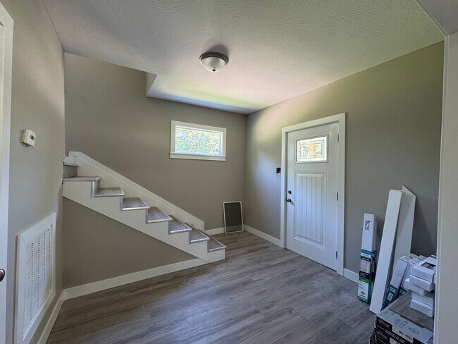 Photo - Charming 5 Bedroom off of South National Ave