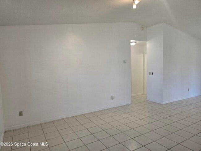 Photo - 1666 Uniontown St SE