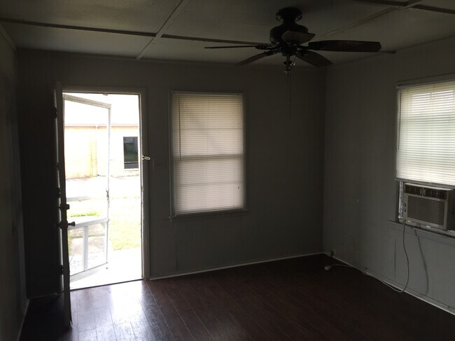 Photo - 806 E Seymour St