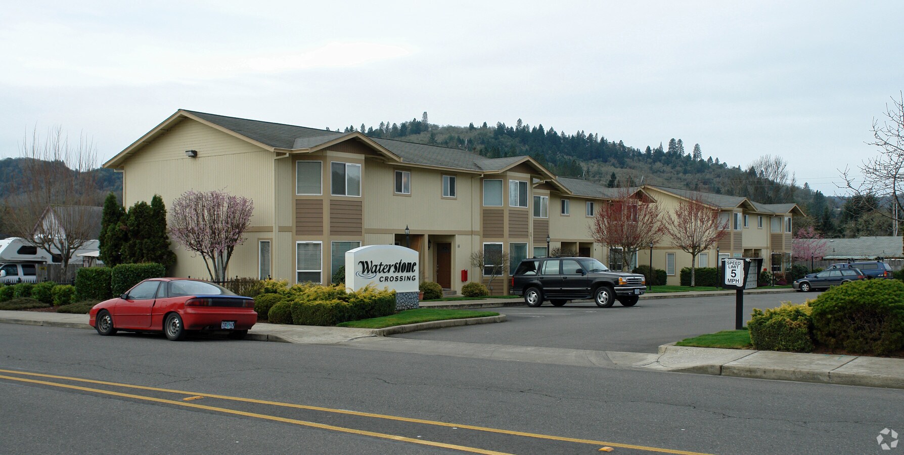 Waterstone Crossing - Waterstone Crossing Apartments