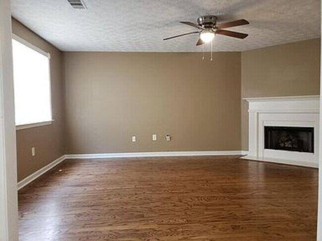 Photo - 2405 Leeward Ct