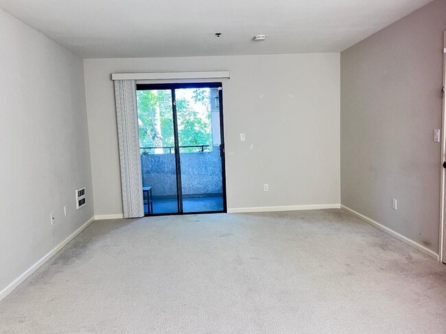 Photo - 880 E Fremont Ave