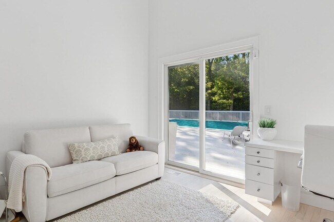 Photo - 108 Merchants Path