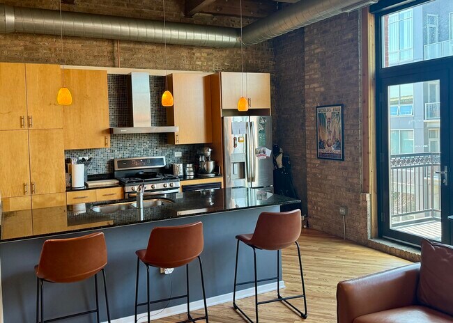 Photo - 1040 W Adams St Unit 467