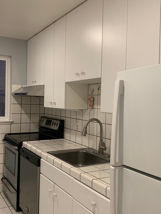 Photo - 120 Burrows St