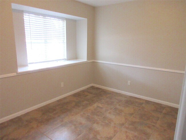 Photo - 3022 Kenross St