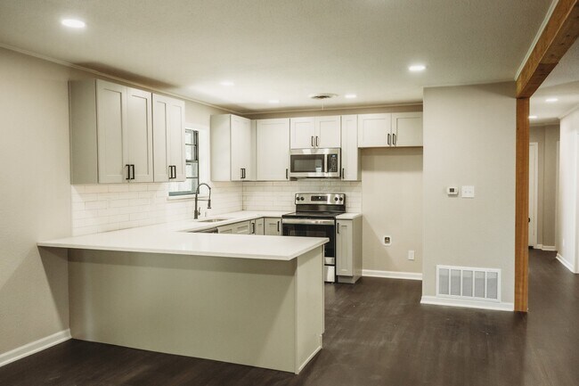 Photo - 607 S Broad St