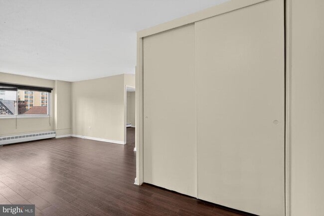 Building Photo - 2101 Chestnut St Unit 518