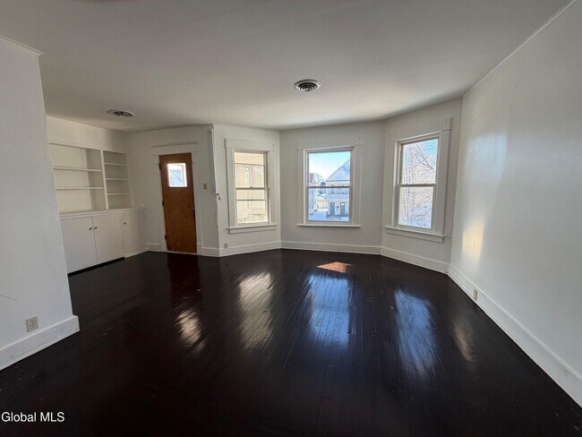 Photo - 830 Hampton Ave