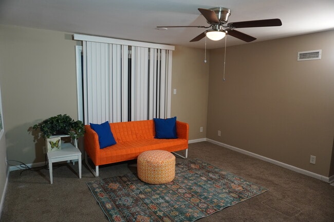 Photo - 7936 Wynbrook Rd