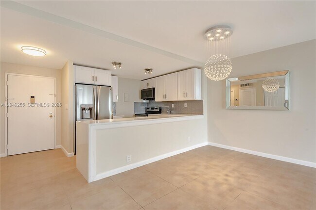 Photo - 16710 NE 9th Ave Unidad 706
