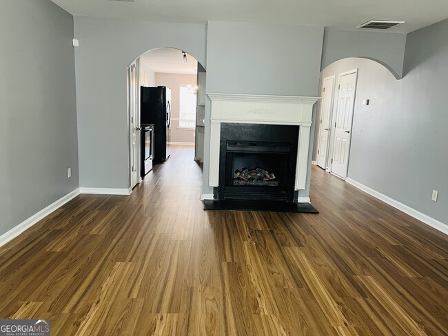 Photo - 3156 Parc Ct SW