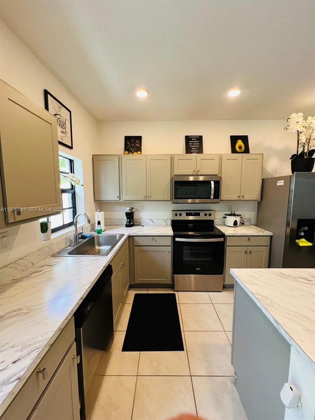 Photo - 711 SW 11th St