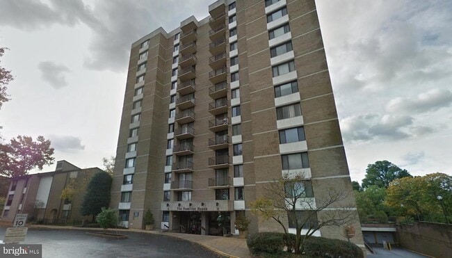Building Photo - 4 Monroe St Unit 911