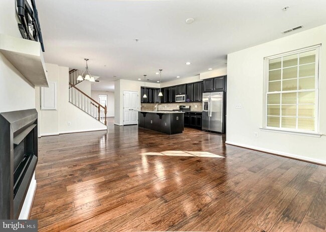 Photo - 459 Kornblau Terrace SE