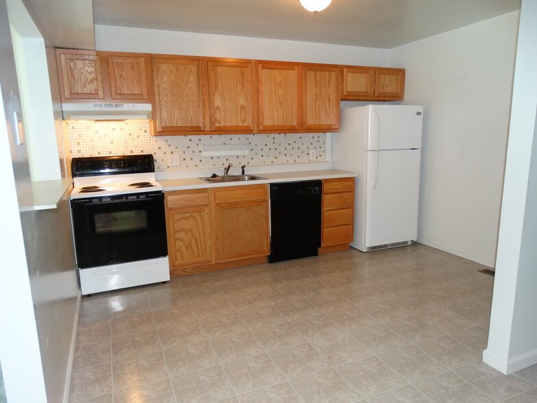 Creekside Apartments For In Saint Charles Mo Com Reserve Your Newly Remodeled Home Today