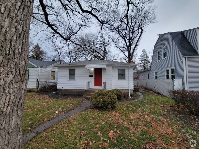 Building Photo - 4637 Grant St Rental