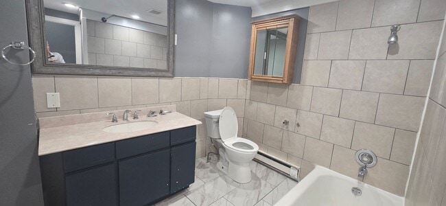 Photo - Beautiful 3/4 bedroom, 1 Bath Unit Second Floor -  2
