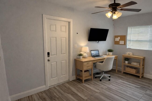 Photo - 131 E 27th St Unidad 1