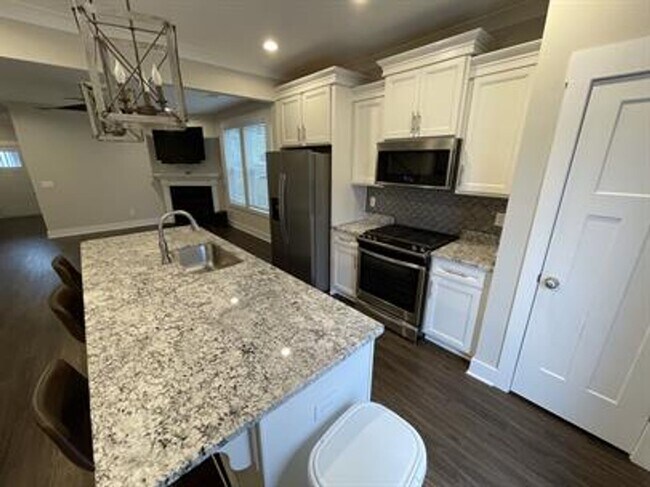 Photo - Spacious - Close to Downtown Greenville 3/2.5 Available April 1st