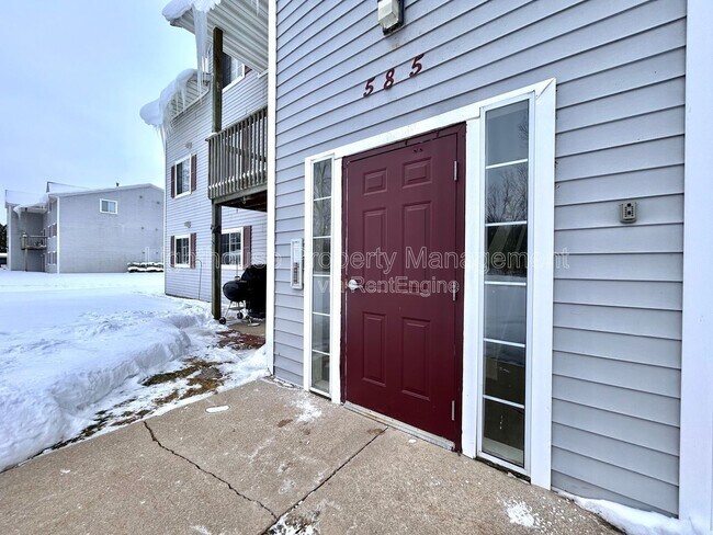 Building Photo - 585 W Randall St Unit 104