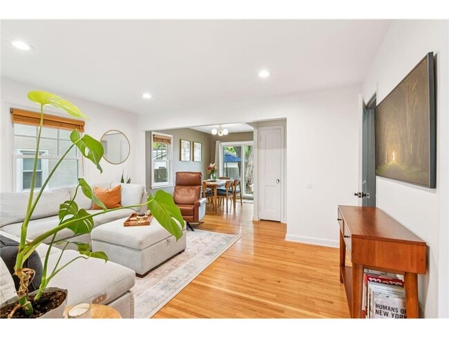 Photo - 3040 Hampshire Ave S