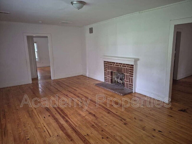 Photo - 106 Shields Rd