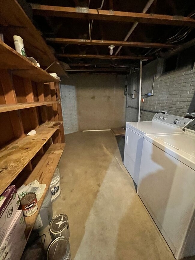 Photo - 3 Bedroom Home w/ Garage in Marion, IA
