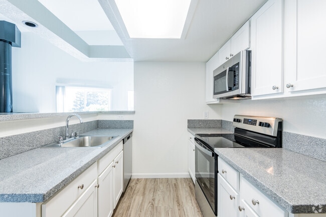 1BR,1BA