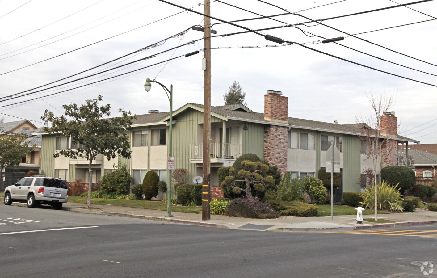 Photo - Broadway Manor