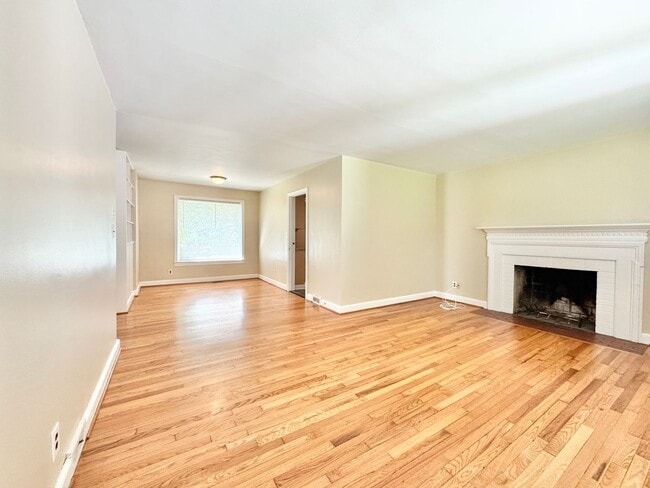 Photo - 3808 Parkwood Dr