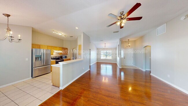 Photo - 11908 Raindrop Rd