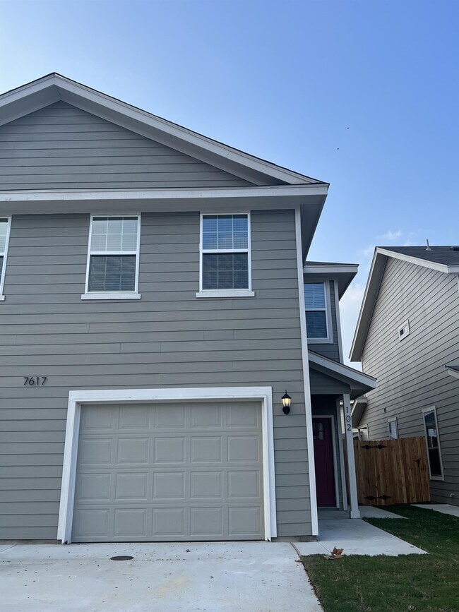 Photo - 102 Bent St