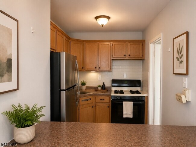 Photo - 285 Aycrigg Ave Unit 20C
