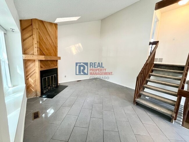 Photo - 6825 Overland Dr