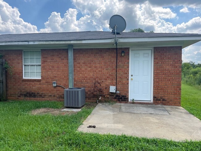 Photo - 2 Bed, 1 Bath Apartment Unit 11